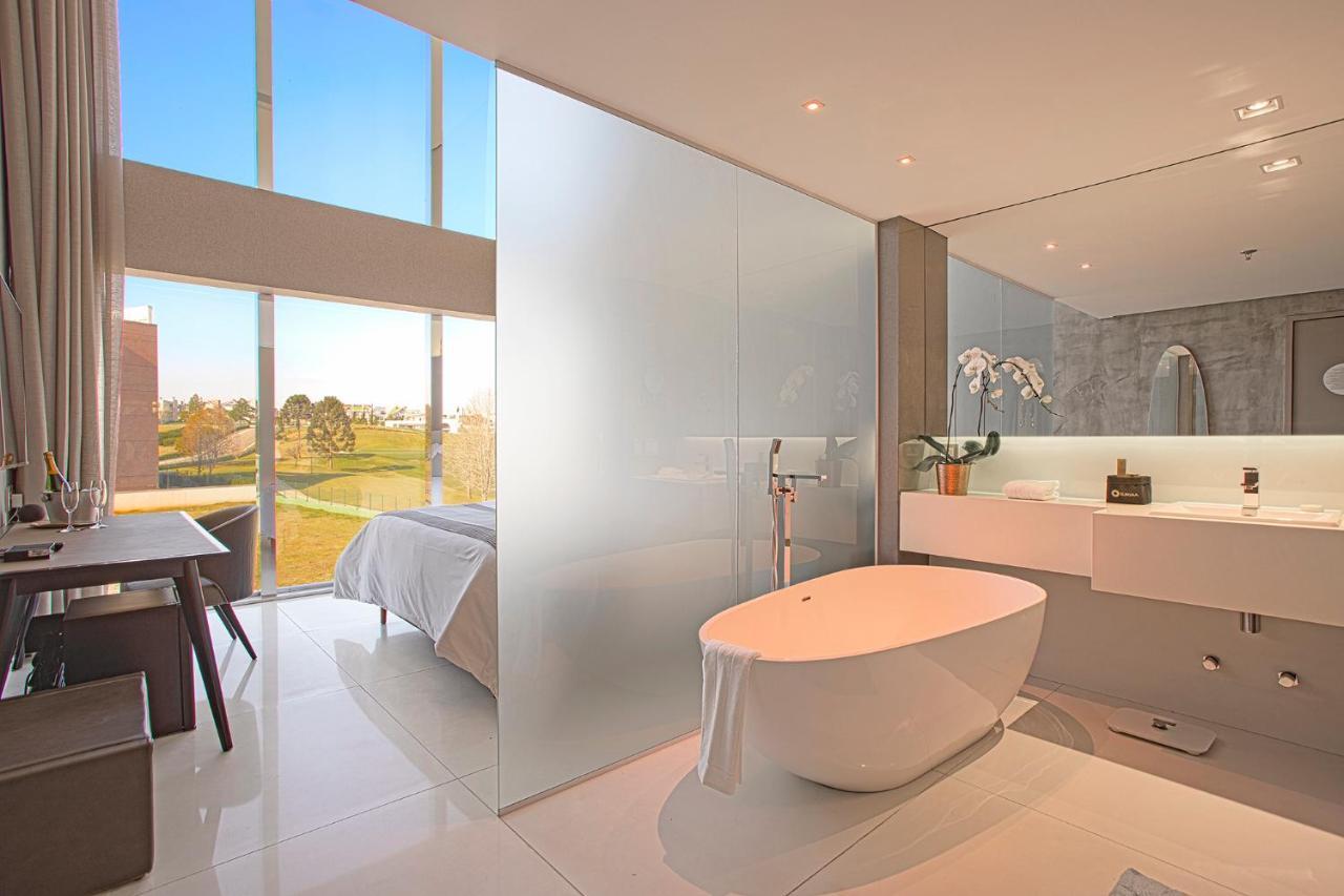 Suryaa Hotel Pinhais, Curio Collection By Hilton Esterno foto