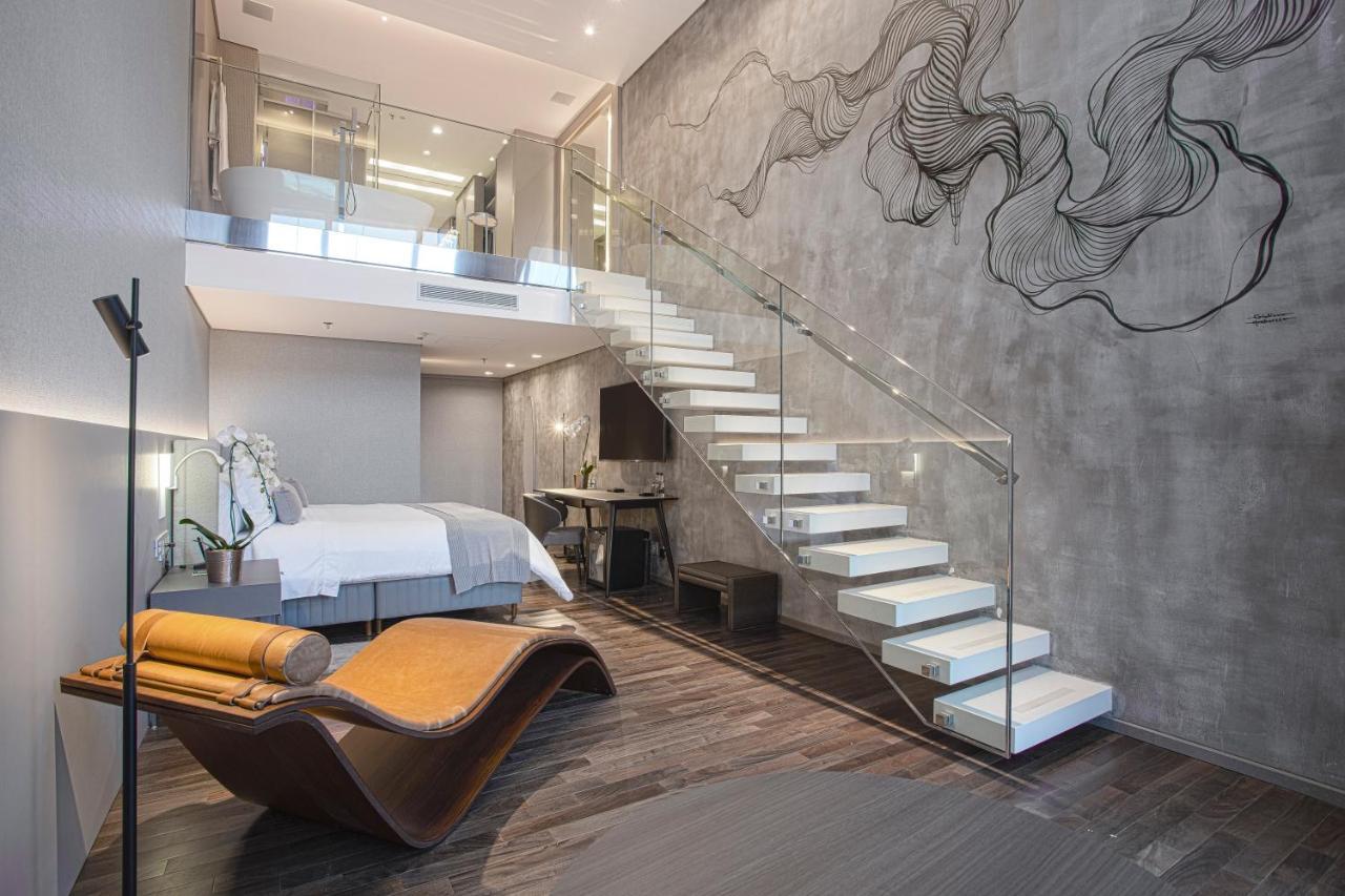 Suryaa Hotel Pinhais, Curio Collection By Hilton Esterno foto