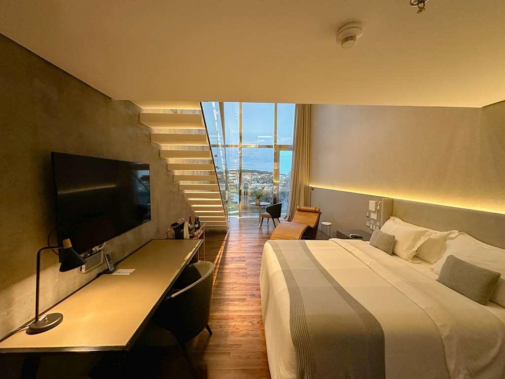 Suryaa Hotel Pinhais, Curio Collection By Hilton Servizi foto